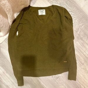Green Abercrombie & Fitch Sweater